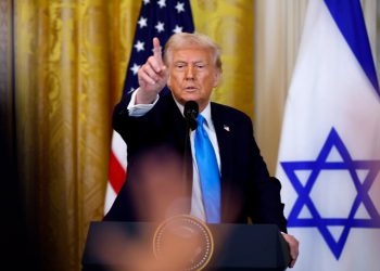 ‘Etničko čišćenje’ ili ‘Ponovo učiniti Gazu?: Trumpov dekret na Bliskom Istoku dijeli političke figure