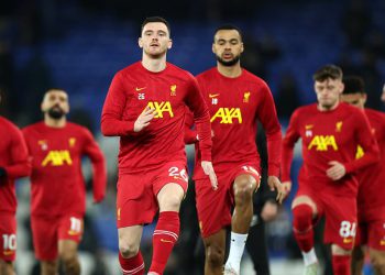 Everton vs Liverpool – Premier liga: rezultat uživo, ekipne vijesti i ažuriranja dok dječaci Davida Moyesa izgledaju kako bi ublažili nade o naslovu ogorčenog rivala u posljednjem ikada ikad Goodison Park derbiju, jer Reds je ponudio za devet bodova Clist