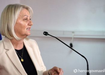 FORMIRANJE NOVE VEĆINE Oporba iz RS-a pozvala Borjanu Krišto da podnese ostavku