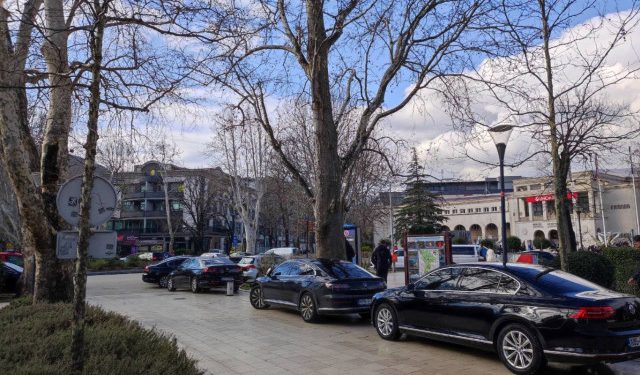 FOTO HNS trubi o braniteljima, ali delegati nisu spremni platiti parking pored Kosače