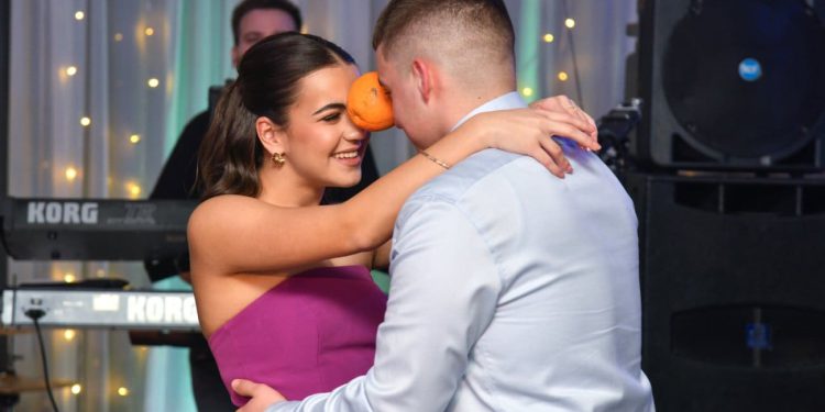 FOTO O, lipa mladosti! Pogledajte kako su blistali sinjski maturanti na pragu odraslog života