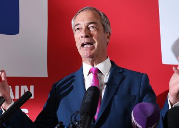 Farageova reforma UK nadmašuje rad u anketi prvi put – RT World News