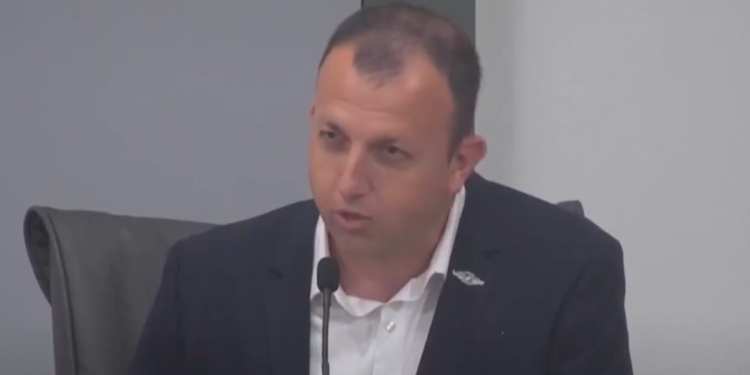 Florida političar udvostručuje tvrdnje da muslimani ne pripadaju u Americi