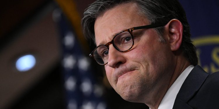 Fox News Reporter Grills Rep. Mike Johnson o ulozi Elona Muska u Trumpovu administratoru