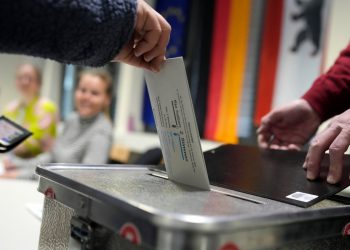 Germany election live updates: Voting begins after final poll predicts large gains for AfD