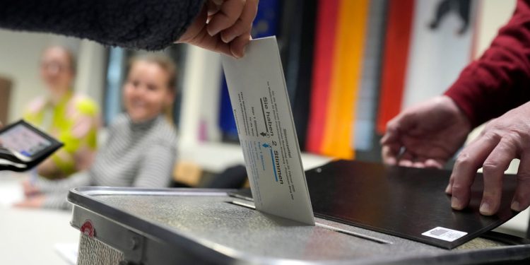 Germany election live updates: Voting begins after final poll predicts large gains for AfD