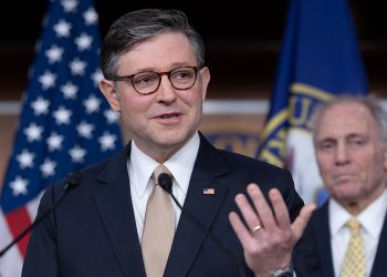 Govornik Johnson kaže da će House uskladiti Trumpov tempo dok demokrati ostavljaju ‘bljesak’