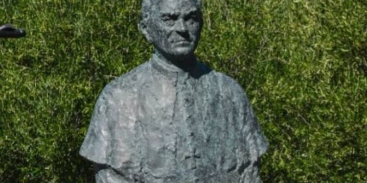 Grad Novalja odljev poprsja platila pet puta skuplje od tržišne cijene? Gradonačelnik Dabo: “Nije istina”