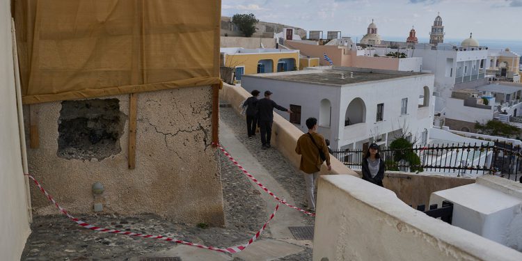Grčki otok Santorini evakuiran nakon potresa otresaj turističko odredište