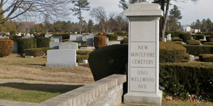 Groblje je odbilo pokopati gay supružnika u obiteljskoj zavjeri, tvrdi muž