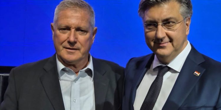 HDZ-ov kandidat za gradonačelnika Trogira, Miljenko Rilje objavio svoj program. Uputio je poruku gradonačelniku Biliću