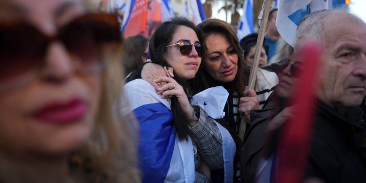 Hamas predaje tijela četiri izraelske taoce kao prva faza primirja blizu kraja