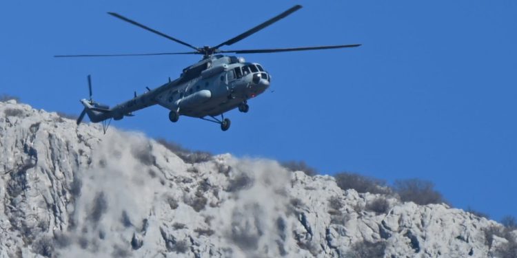 Helikopter pola sata nadlijetao Mosor, doznali smo o čemu se radi