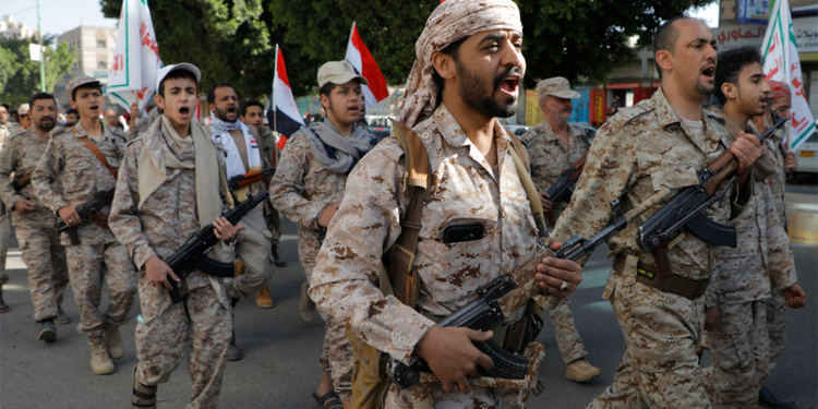 Houthis Target US Fighter Jet, Drone sa Sam raketama prvi put