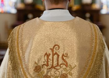 Hvarski biskup objavio podulje pismo o svećenicima pedofilima te zatražio oprost od žrtava