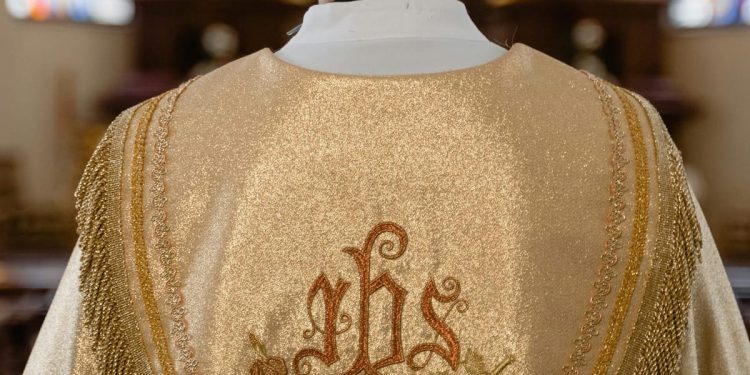 Hvarski biskup objavio podulje pismo o svećenicima pedofilima te zatražio oprost od žrtava