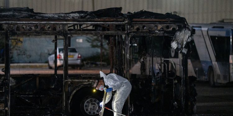 IDF pokreće operaciju u Zapadnoj obali nakon eksplozija autobusa – RT World News