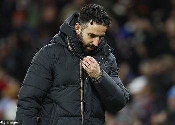 Jamie Redknapp daje tmurno predviđanje koliko će vremena trebati Ruben Amorim da zaustavi ‘bol’ čovjeka Uniteda … i inzistira na tome da se još uvijek moraju ‘riješiti’ kako bi promijenili kulturu
