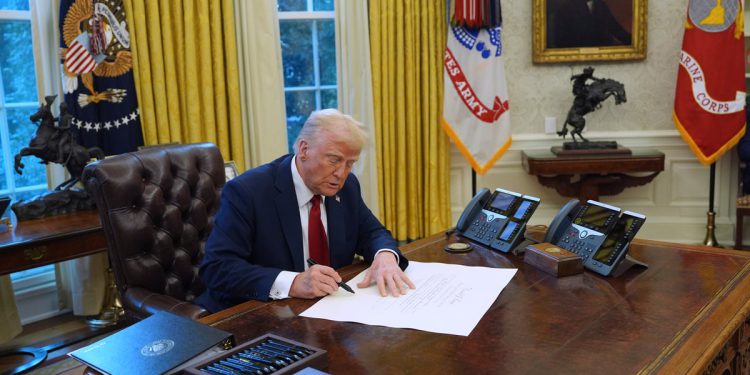 Je li Donald Trump otkazao Mjesec crne povijesti?