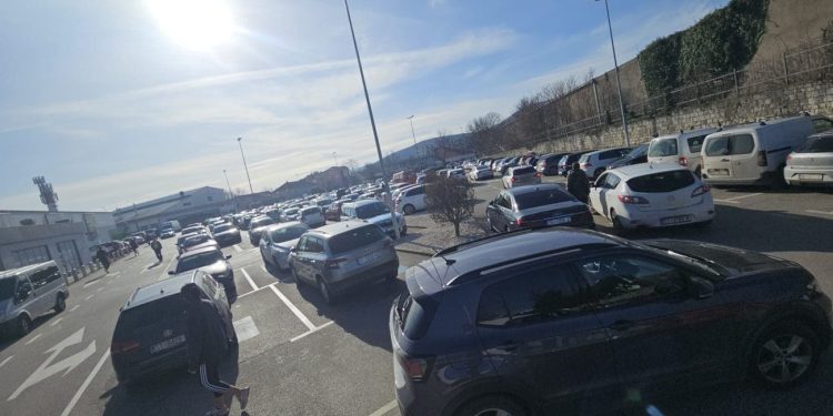 Jučer opustošene trgovine, danas potpuno drugačija slika