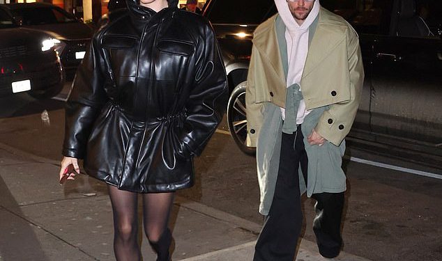 Justin Bieber i supruga Hailey pokušavaju skratiti glasine o bračnim svađama s datumom noći usred rastućih briga za obožavatelje