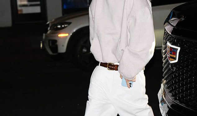 Justin Bieber i supruga Hailey viđali su odvojeno u NYC -u usred brige obožavatelja i šapata bračnih nevolja