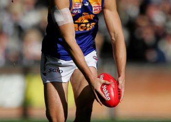Kako tragična smrt zvijezde AFL-a Adama Huntera nastavlja prokletstvo koje je pogodilo njegove visoke suigrače poput Ben Cousins ​​i brata Sama Kerra Daniela