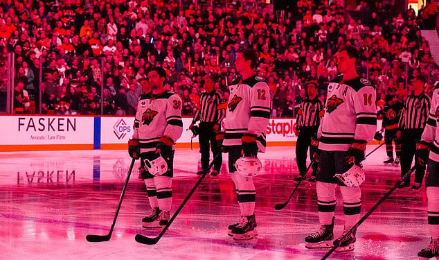 Kanadski navijači hokeja Boo američka himna na NHL igri nakon što je Donald Trump udario tarife na njih