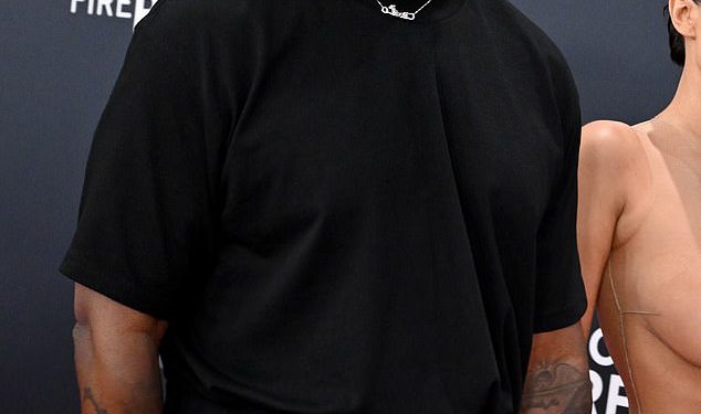 Kanye West zavjetuje se da će nastupiti u majici svastike u Super Bowlu u ludost ranta usred Kim Kardashian ‘Obiteljska napetost’