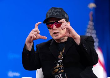 Kash Patel kaže osoblju FBI -ja da zanemari e -mail produktivnosti Muska jer se u DC -u pojavljuju znakovi borbe za energiju