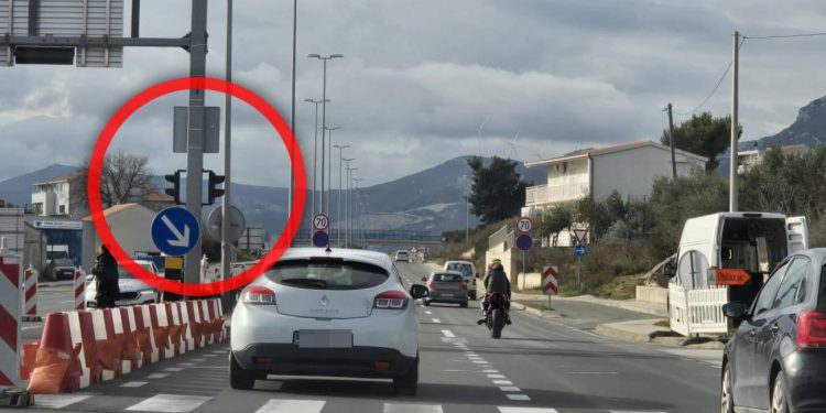 Kaštelani na rubu strpljenja zbog semafora na vrlo prometnom raskrižju. Imamo dobre vijesti iz Hrvatskih cesta