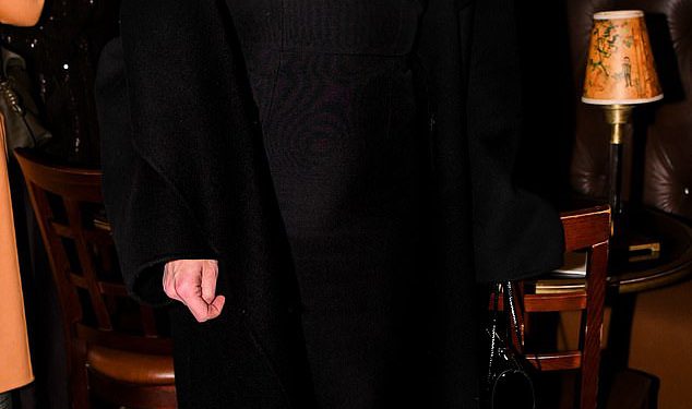 Katie Holmes budi u LBD bez naramenica na koktel zabavi Michael Kors sa zvijezdama