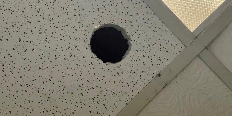 Kiropraktičar optužen za navodno prerušavanje kamera u glavu prskalica kako bi gledao žene kako se skida