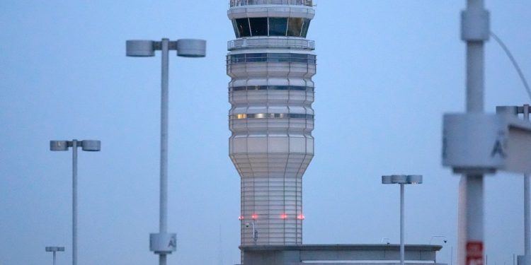 Kontrolerima zračnog prometa u početku su ponuđeni otkup i rekli su da razmotre napuštanje vlade