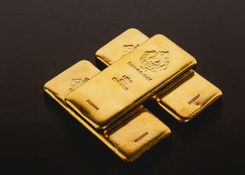 Kriptovalut koji podržava zlatom koji bi bio korist jer Wall Street povećava procjene cijena na 3000 dolara usred makro rizika