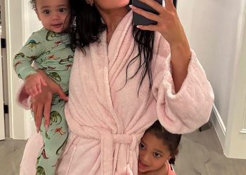 Kylie Jenner dijeli slatki rođendan počast kćeri Stormi i sinu Aire