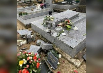 Le Pen je grobnik vandalizirao u Francuskoj (fotografije) – RT World News