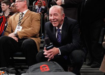 Legendarna njujorška sportska emiter mrtva u 69: Obožavatelji su ostali opušteni šok prolaskom Knicks -a i Rangers ikone