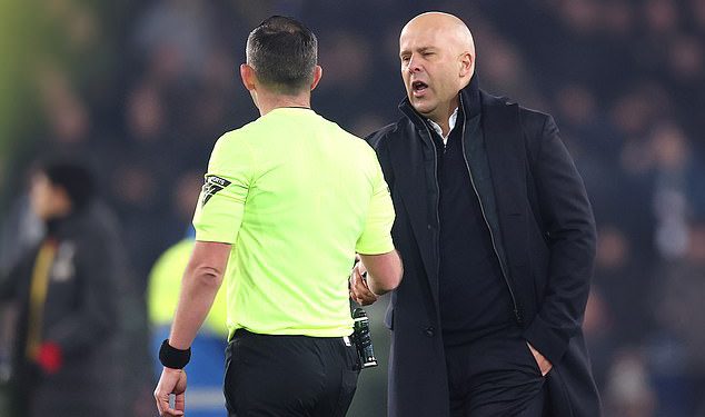 Liverpoolov šef Arne utor otkriva odluku o zabrani dodira – sa svojim no 2 predao istu kaznu – nakon što je sudac pljunuo u Last Goodison Park Merseyside Derby
