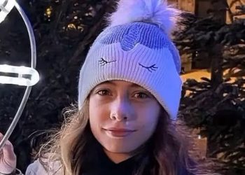 Louise LaSalle: Manhunt After French Girl, 11, koja je nestala kući iz škole pronađena mrtva u šumi