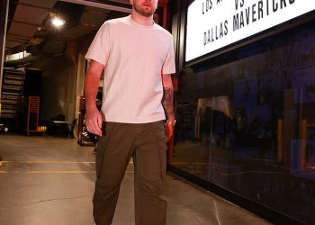 Luka Doncic stiže na igru ​​Lakers-Mavs dok se NBA Superstar priprema za suočavanje s starim timom nakon trgovine bombom