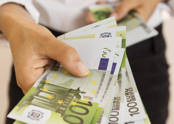 Manji prinosi na štednju, krediti blago pojeftinili u odnosu na lani