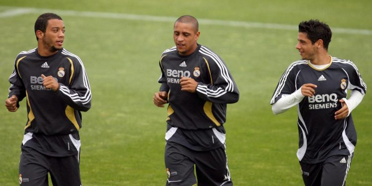 Marcelo i Veliki brazilski zlobni puni -Backs: Roberto Carlos, Nilton Santos, Branco i …