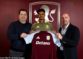 Marcus Rashford dovršava prelazak zajma u Aston Villa i Seals Man United Exit – s opcijom ljetne kupovine od 40 milijuna funti uključena u njegov ugovor nakon što ga je progonio Ruben Amorim