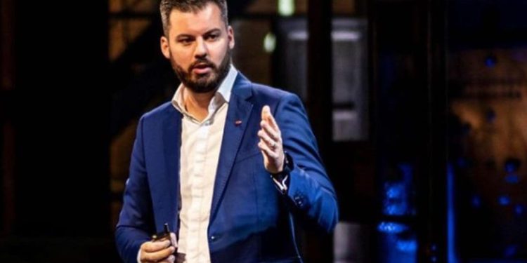 Mate Rimac zatvara ured u Splitu