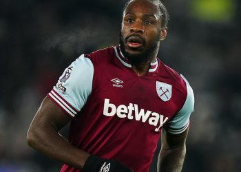 Michail Antonio ‘započinje sljedeću fazu rehabilitacije’, dok zvijezda West Ham -a nastavlja oporavak nakon što mu je nesreća u automobilu slomila nogu i ostavila ga strah od smrti