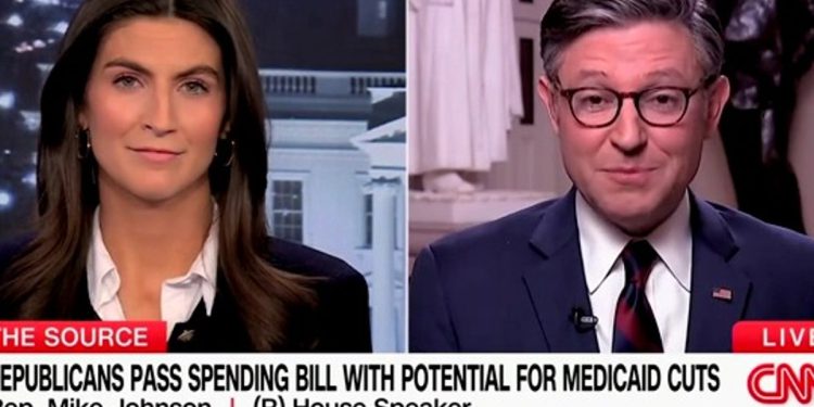 Mike Johnson tvrdi da “plaćeni prosvjednici” narušavaju gradske vijećnice GOP -a – a zatim su zatražili dokaz