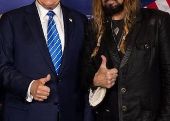 Miley Cyrus i njezina braća i sestre podijeljeni su u otrovnom obitelji, jer pjevačica izdaje ohlađujući ultimatum tati Billyja Raya zbog njegovih zlobnih ispada