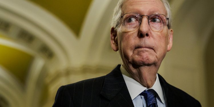 Mitch McConnell, 82, dva puta je pao u senatskoj komori, povećavajući zabrinutost zbog njegove sposobnosti da služi: Izvještaj