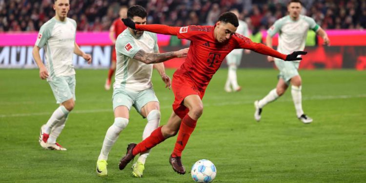 Musiala, besmisleno dribling. Skočite svu obranu i onda …